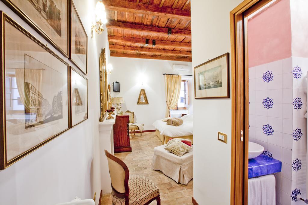 B&B Il Marchese Del Grillo Σουλμόνα Δωμάτιο φωτογραφία